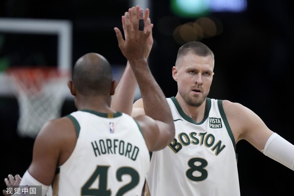 滑雪比赛为 滑雪比赛为